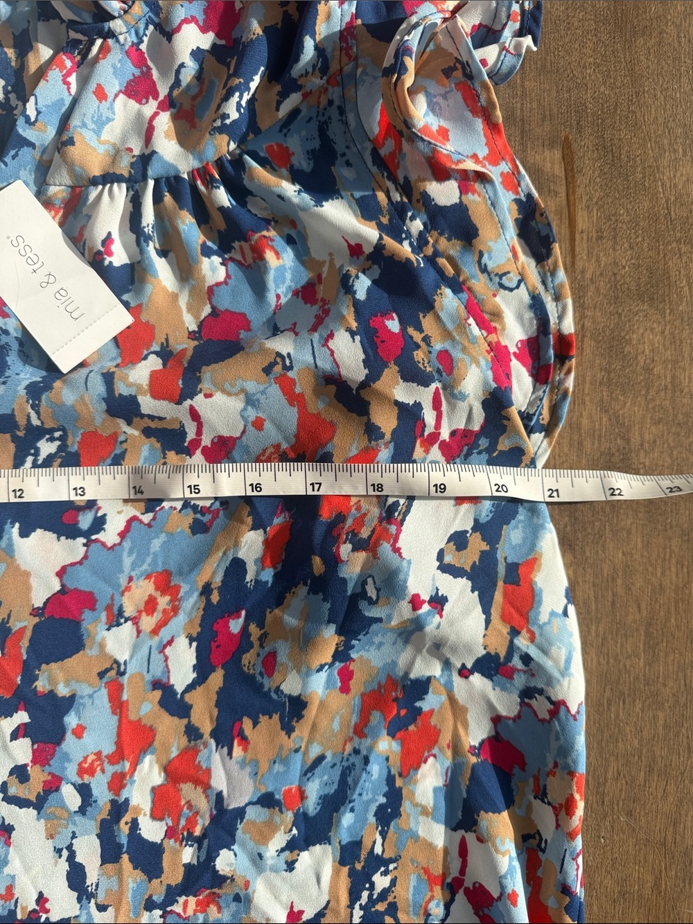 NWT Mia & Tess Women’s Multicolor Abstract Cap-Sleeve flowy Blouse - Picture 7 of 8